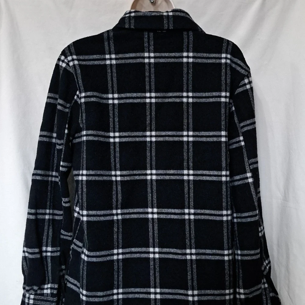 Free Assembly Shacket - Picture 3 of 6